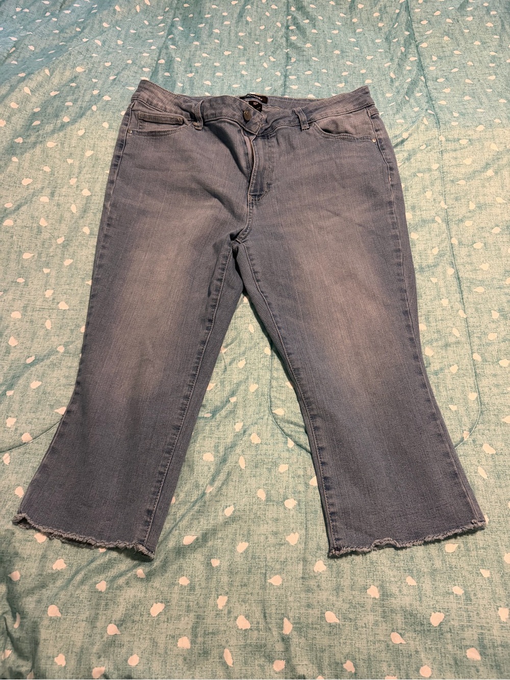 Sz 16P Cropped  Jeans in Light Blue. MUST BE BUNDLED